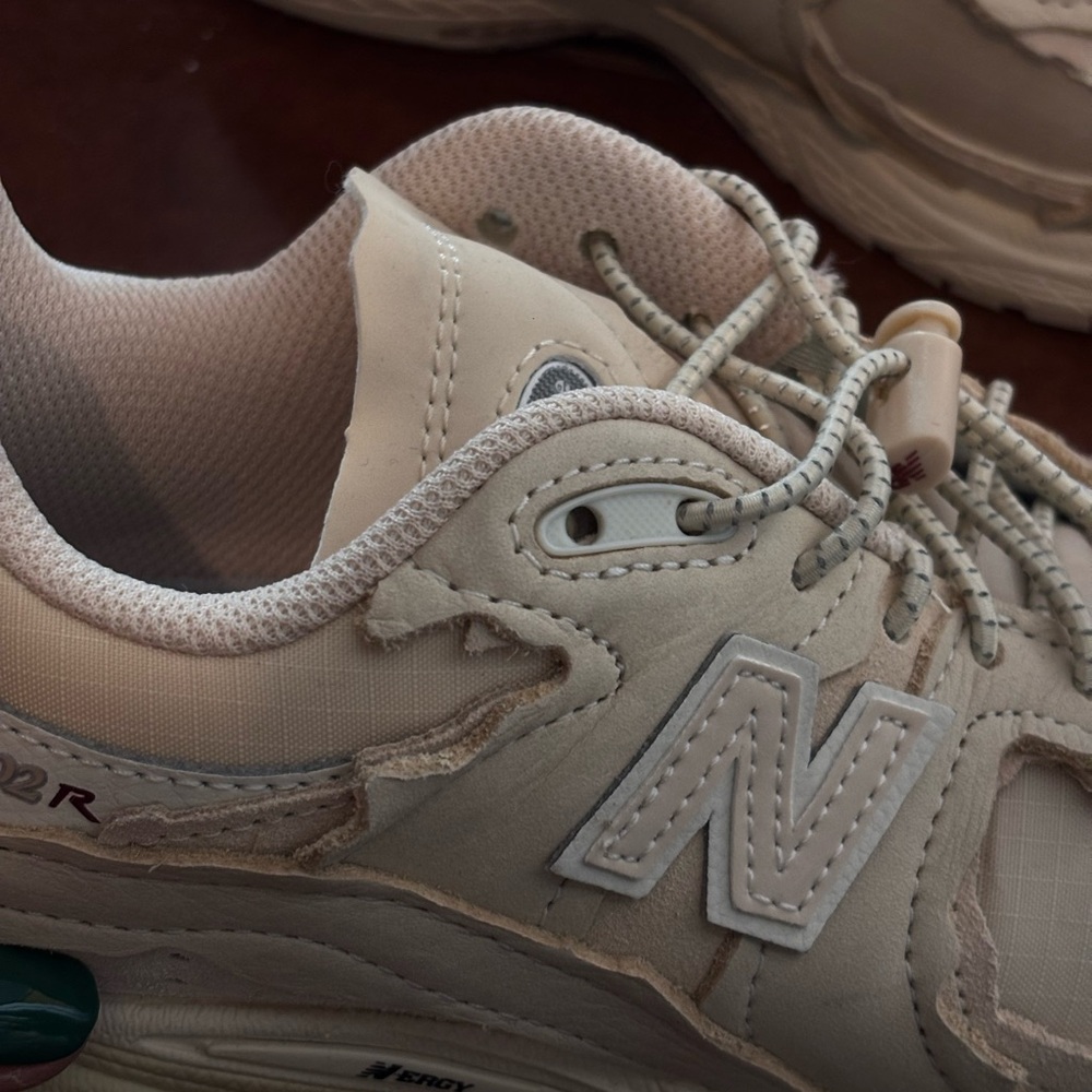 New Balance 2002R - Picture 4 of 6